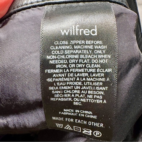 Aritzia Wilfred Women's Size 0 High Waisted Vegan Leather Black Straight Pants - Picture 5 of 5